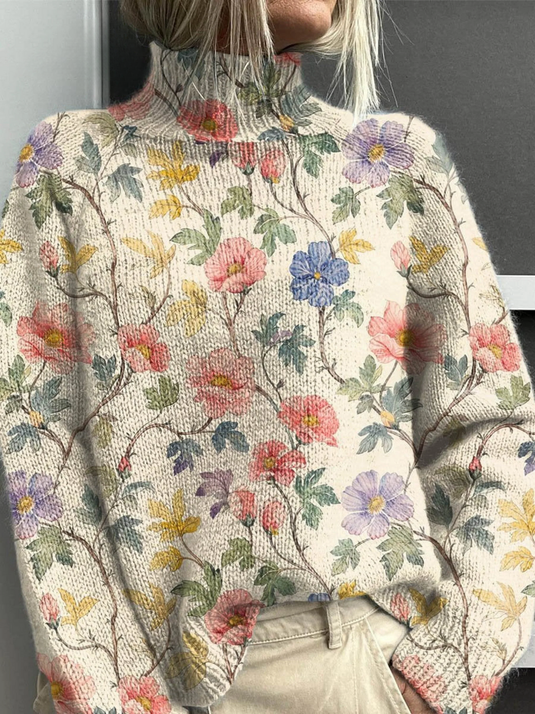 Elisa – The Artistic Turtleneck