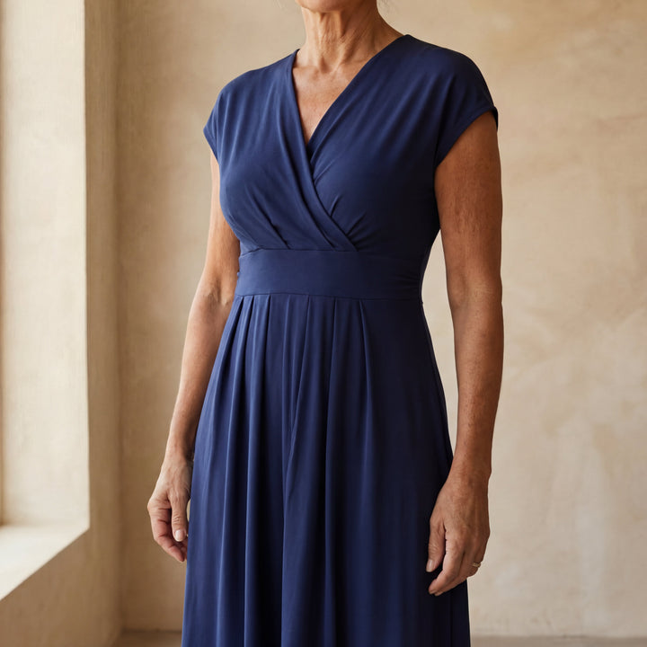 ILIANA - STYLISH V-NECK DRESS