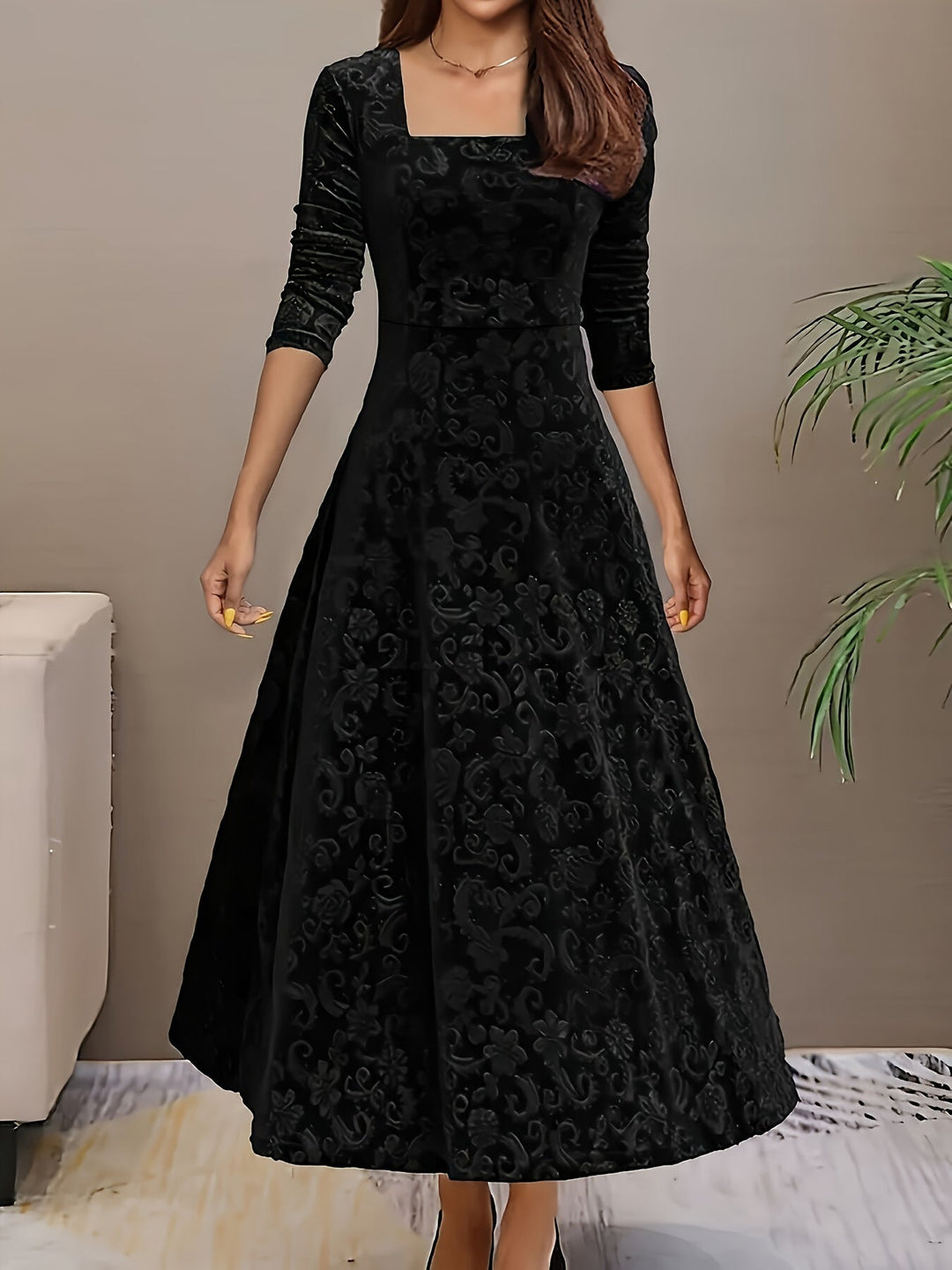 Clarissa | Elegant Velvet Dress