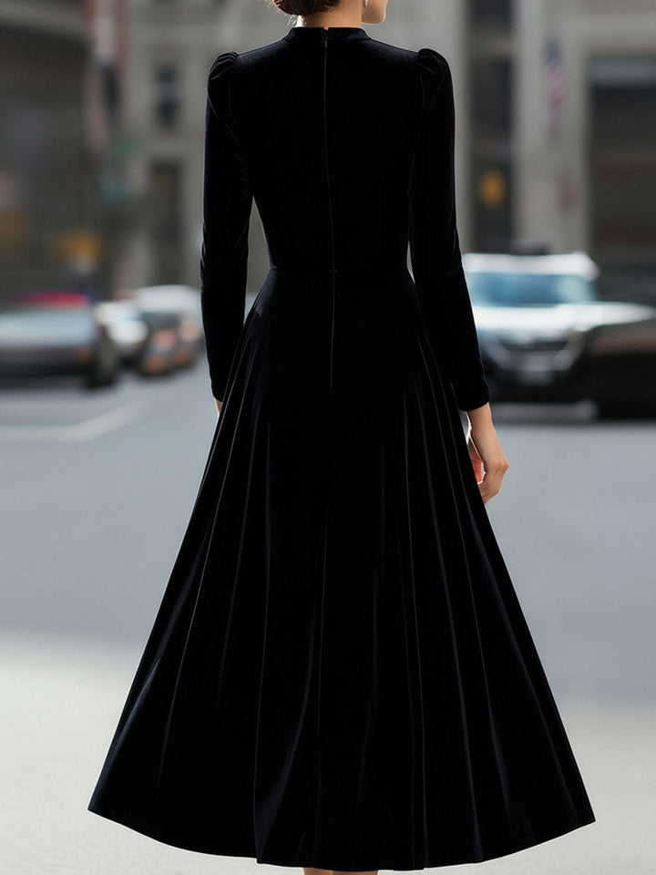 Larah – Luxurious Velvet Long-Sleeve Midi Dress