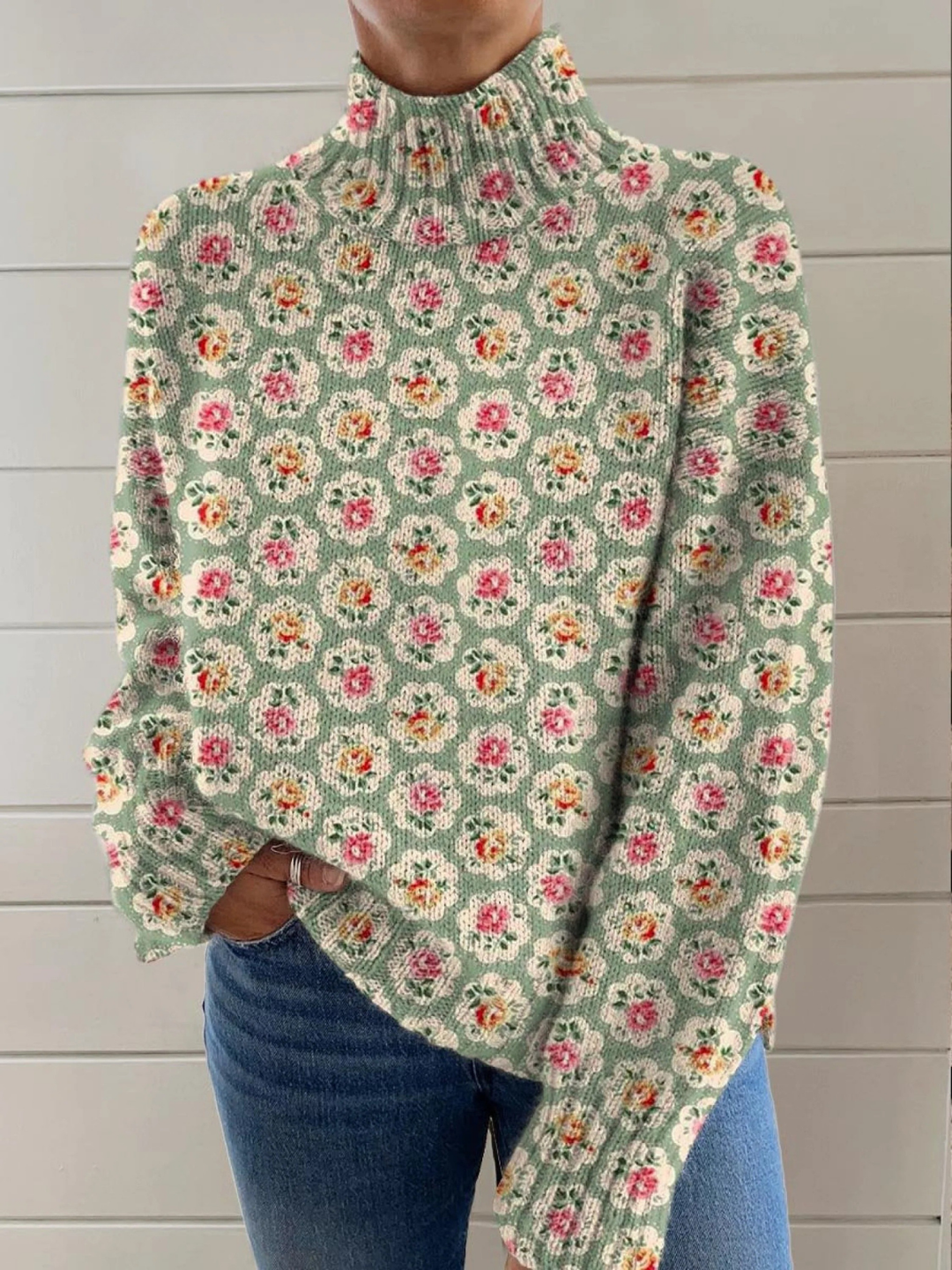 Nicole – The Artistic Turtleneck