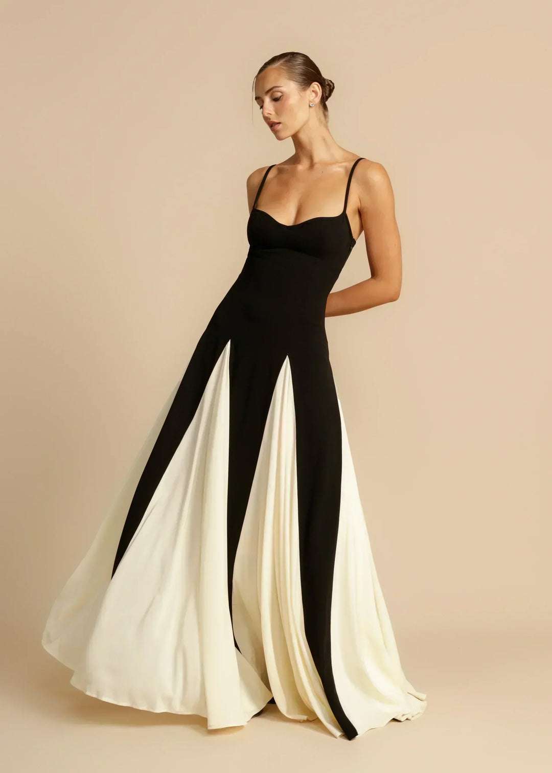 Réalta | Contrast Ruffle Maxi Dress