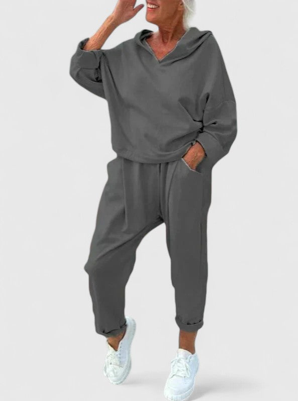 Clara | Comfortable Hooded Sweatshirt Set