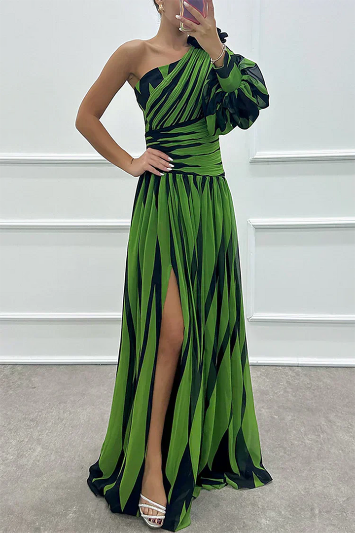 Lílí | One-Shoulder Striped Maxi Dress