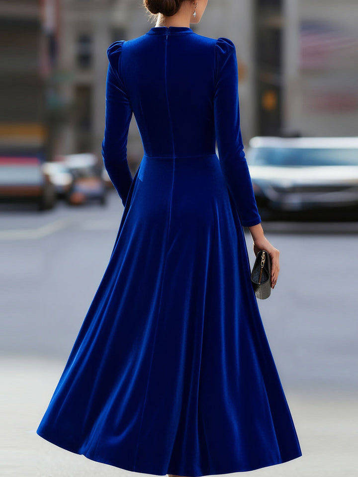 Larah – Luxurious Velvet Long-Sleeve Midi Dress