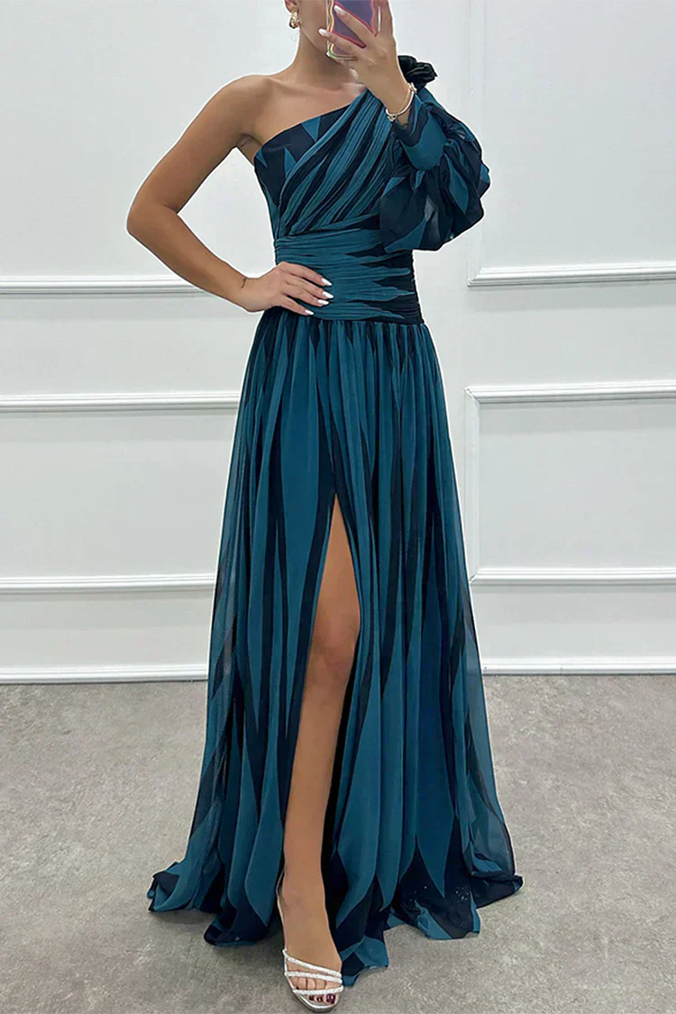 Lílí | One-Shoulder Striped Maxi Dress