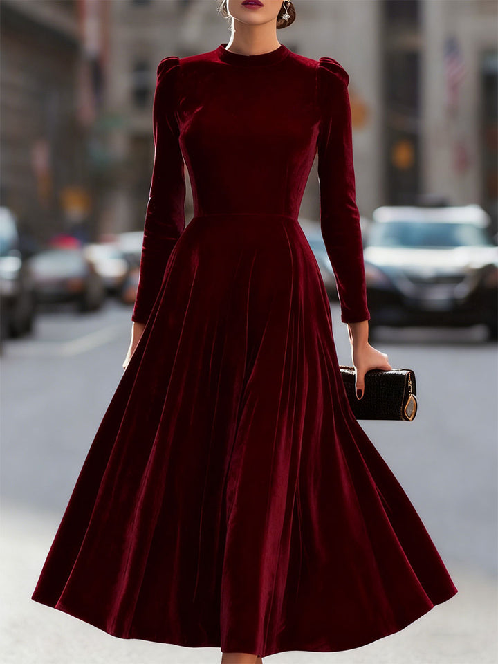 Larah – Luxurious Velvet Long-Sleeve Midi Dress