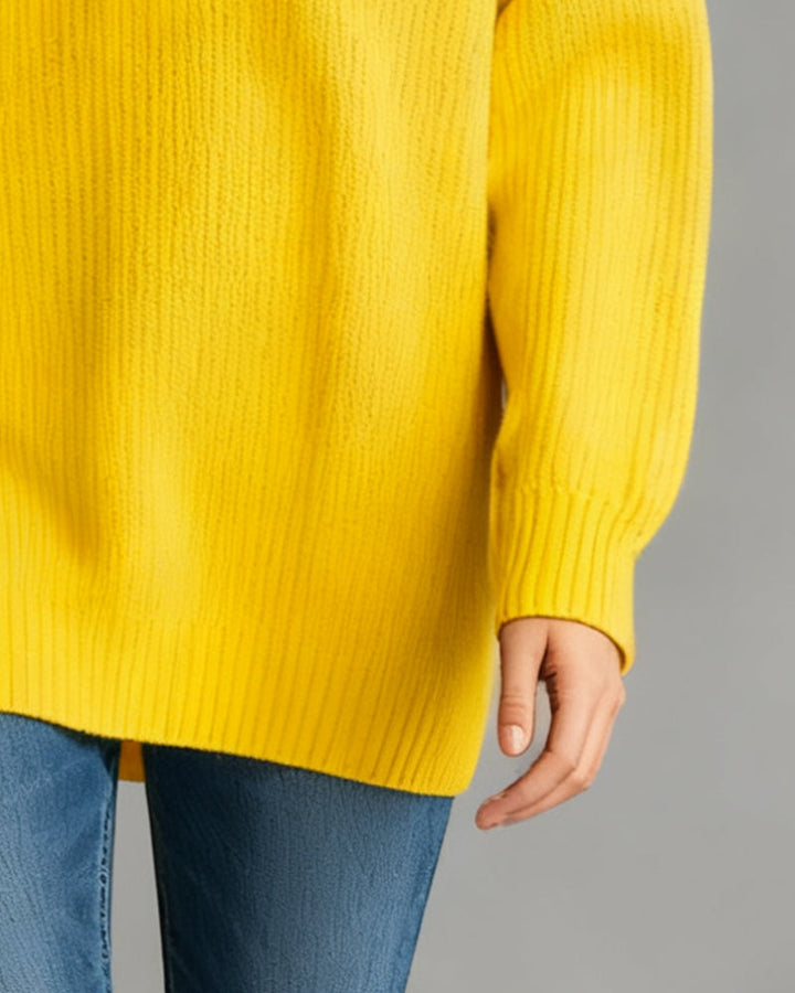 Janella - Elegant Three-Button Collar Sweater